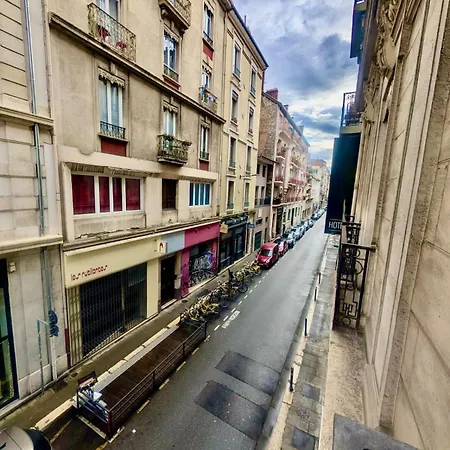 In Hyper Centre Close To Amenities Appartement