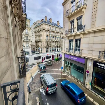 In Hyper Centre Close To Amenities Appartement