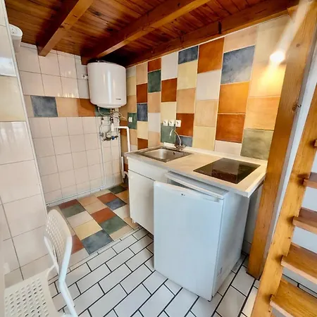 In Hyper Centre Close To Amenities *